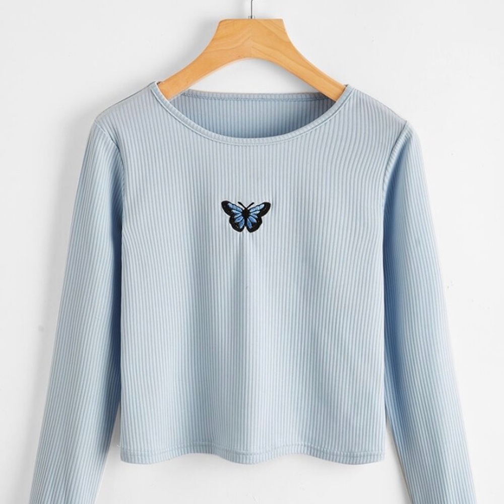 🦋NWOT Romwe Butterfly crop top🦋